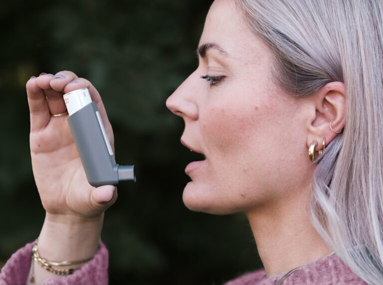 Nowoczesne leczenie astmy i POChP – e-recepta na inhalatory i leki wziewne online - okładka